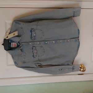 New Classic Fit Levi's Ladies Shirt